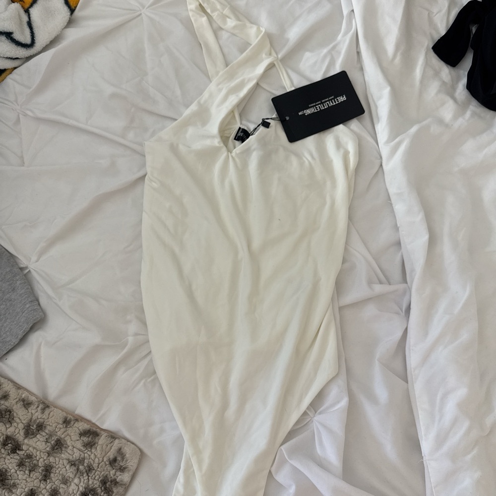 PrettyLittleThing Cream One-Shoulder Dress